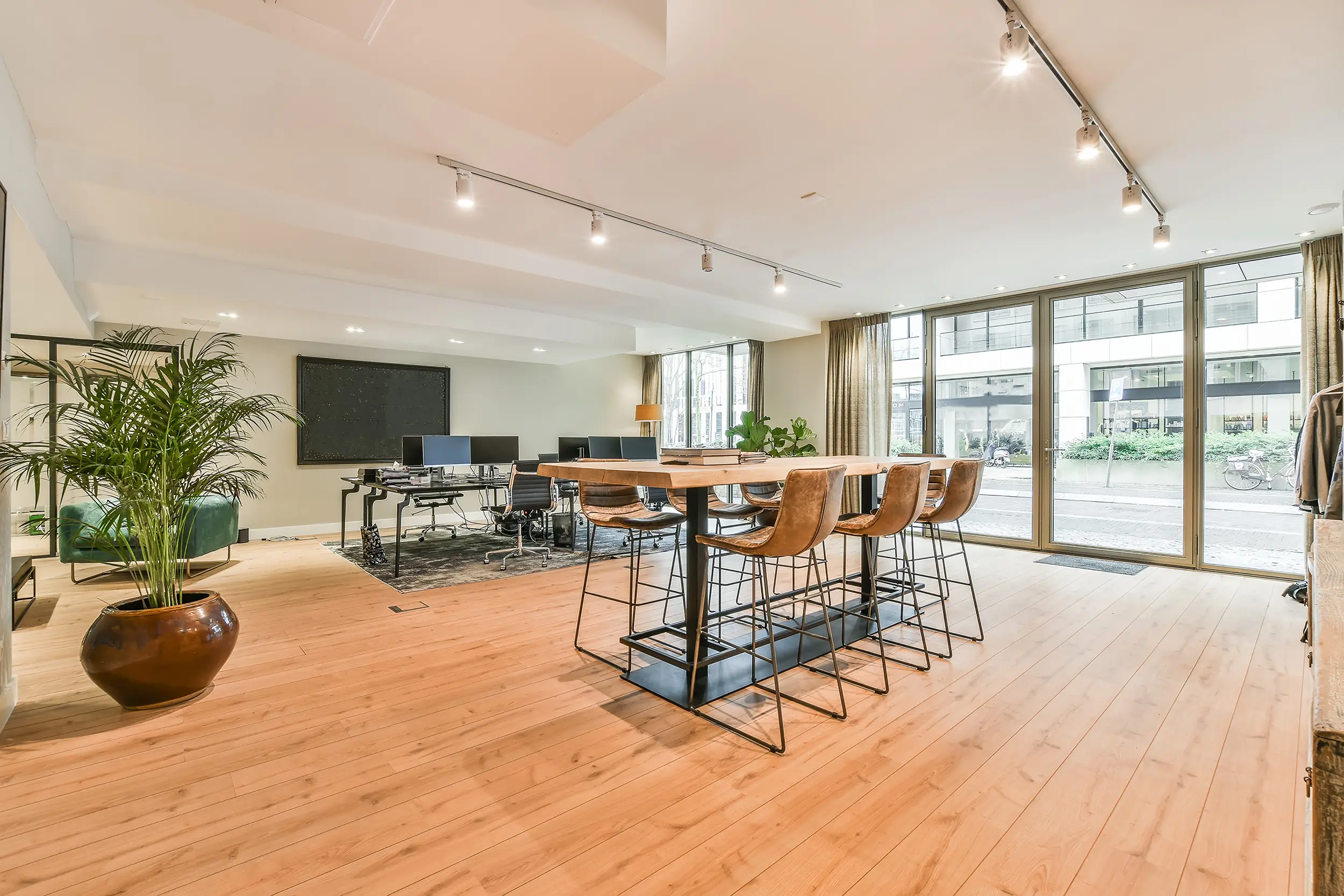 Gebeaudedienste Kleinstueck Kontakt 1